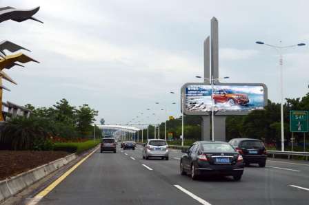 广州白云国际机场户外超大双面高立柱造型广告媒体广告