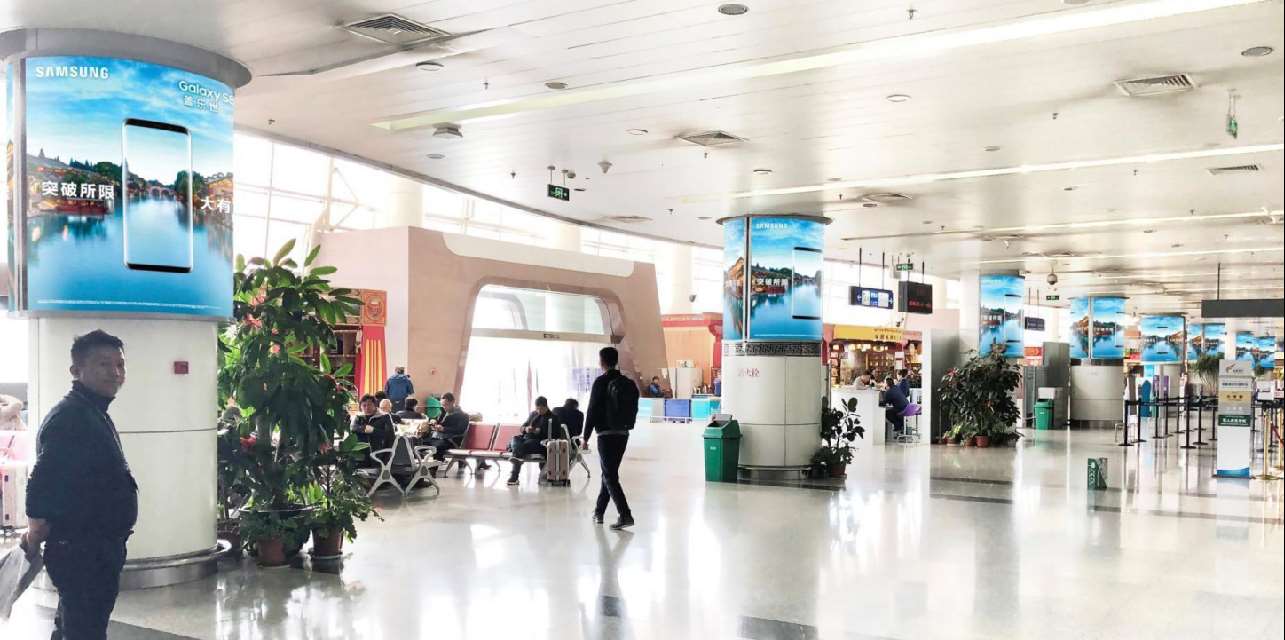 拉萨贡嘎机场值机大厅包柱灯箱套装广告